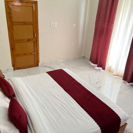 קנאטל Himalayan Hill Top Resort מראה חיצוני תמונה
