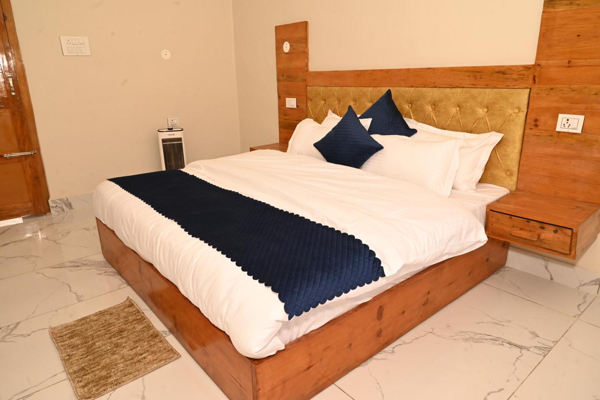 קנאטל Himalayan Hill Top Resort מראה חיצוני תמונה