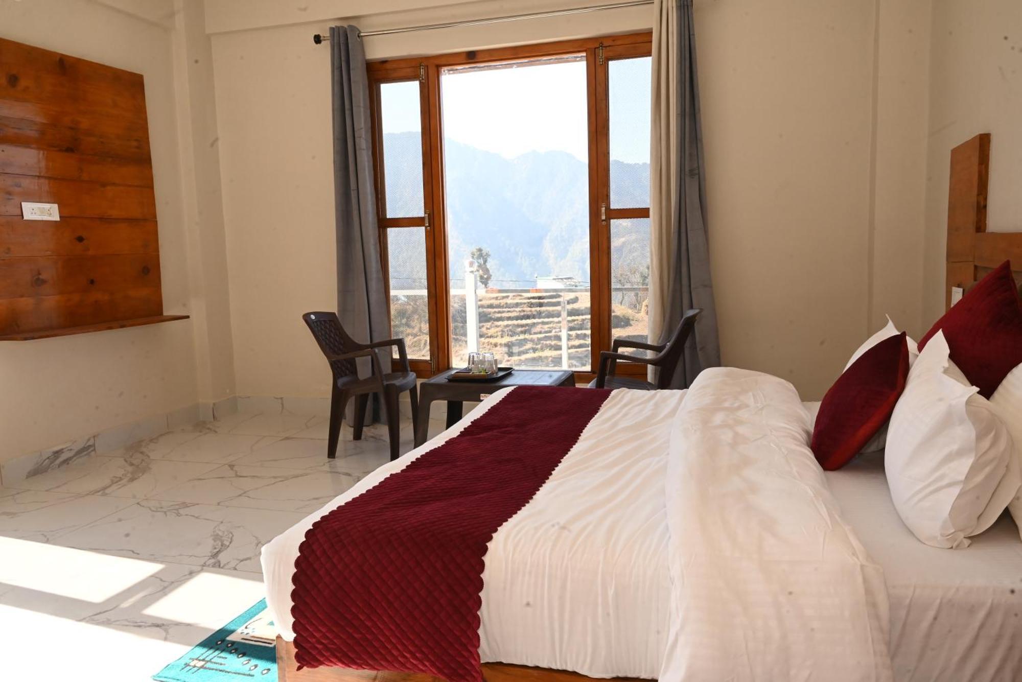 קנאטל Himalayan Hill Top Resort מראה חיצוני תמונה