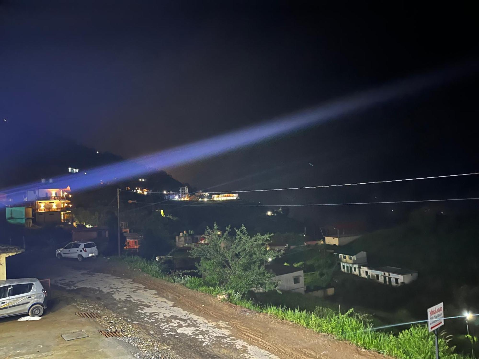 קנאטל Himalayan Hill Top Resort מראה חיצוני תמונה