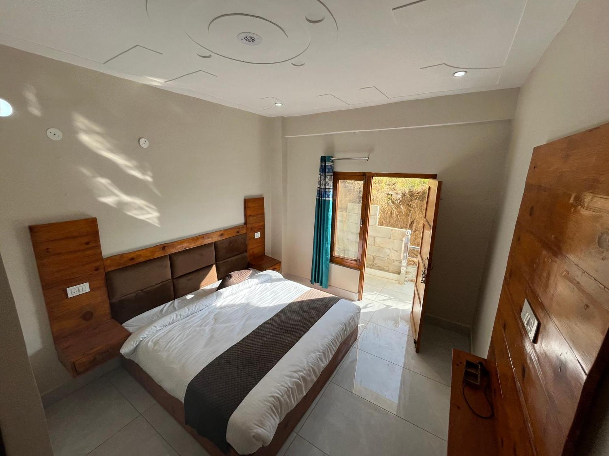 קנאטל Himalayan Hill Top Resort מראה חיצוני תמונה